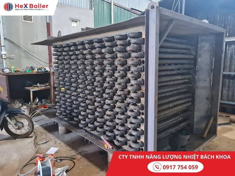 Thiết bị trao đổi nhiệt bộ hâm nước trong <a href='https://hex-boilers.com/'>lò hơi công nghiệp</a>